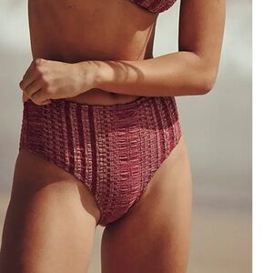 FP Movement x Seea High-Rise Bikini Bottoms in the shade Ripa.
MSRP $85 NWT​